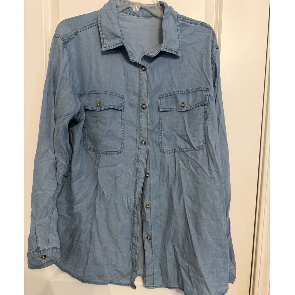 Women’s Light Blue Chambray Button-Up Shirt – Size 2XL